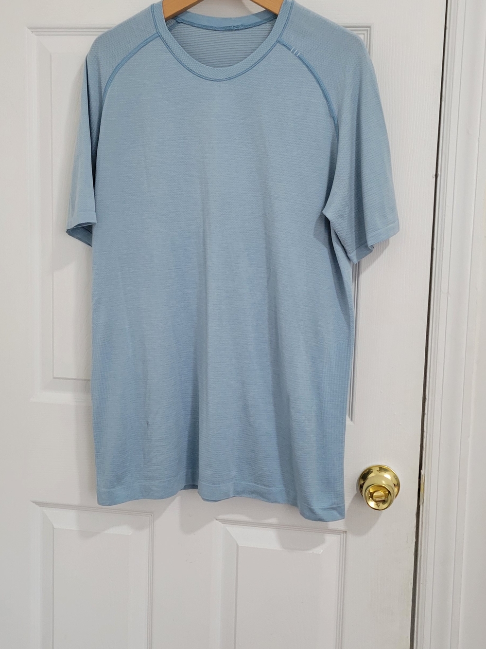 Lululemon Shirt Mens - Picture 3 of 8